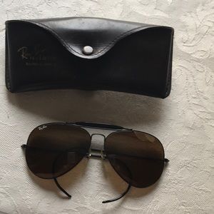 1980’s Ray Ban aviator sunglasses with cas…